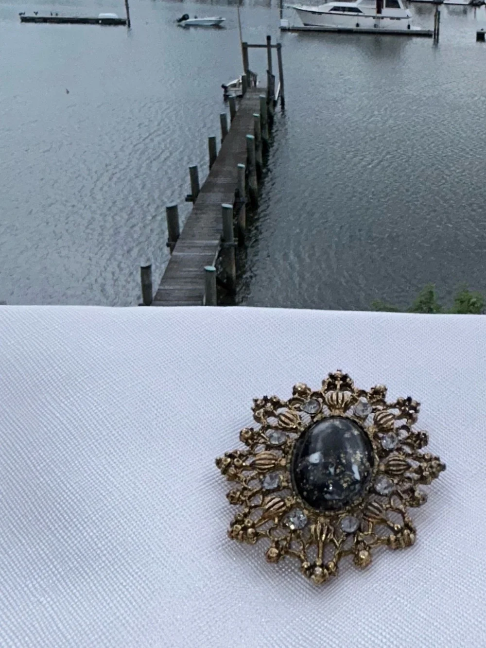 Gold Filigree Black Stone Brooch - Elegant Women's Jewelry Beautiful